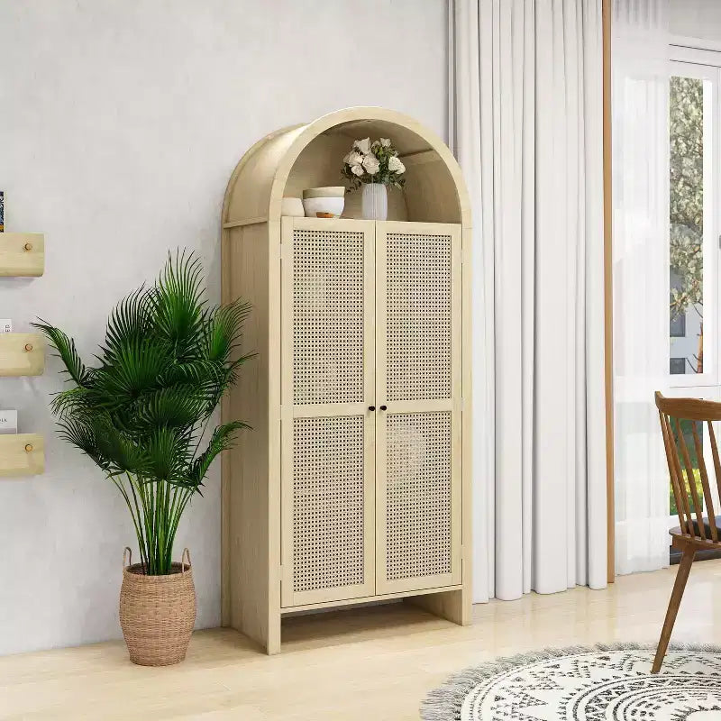 Meuble de garde-manger de cuisine arqué de 70 po avec portes en rotin et 2 tiroirs – Naturel