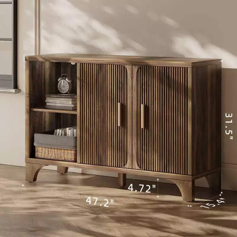 Armoire de rangement moderne à 3 portes avec portes cannelées et étagères réglables