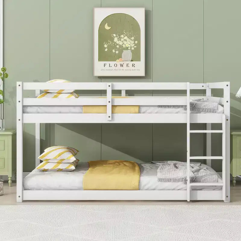 Lit superposé 77" deux places au sol avec échelle et garde-corps – Blanc, Chambre d'enfants et salle de jeux