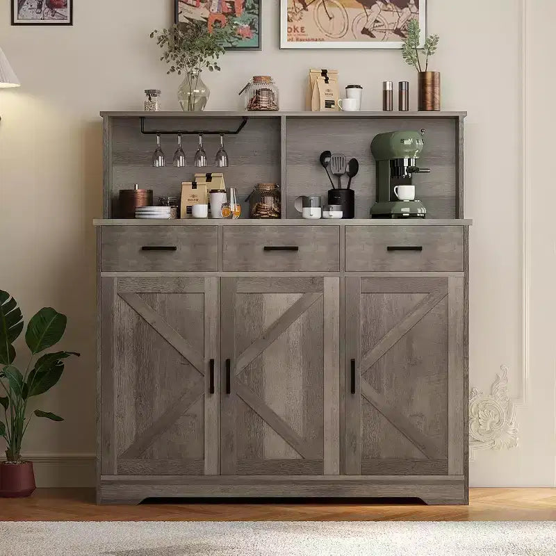 Buffet de ferme 47 po avec support à micro-ondes, portes de grange, 3 tiroirs et étagères
